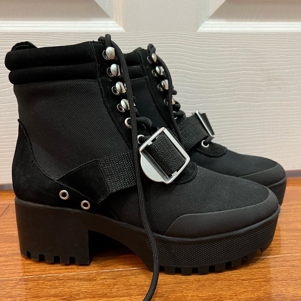 Combat Boots by Steve Madden size 6